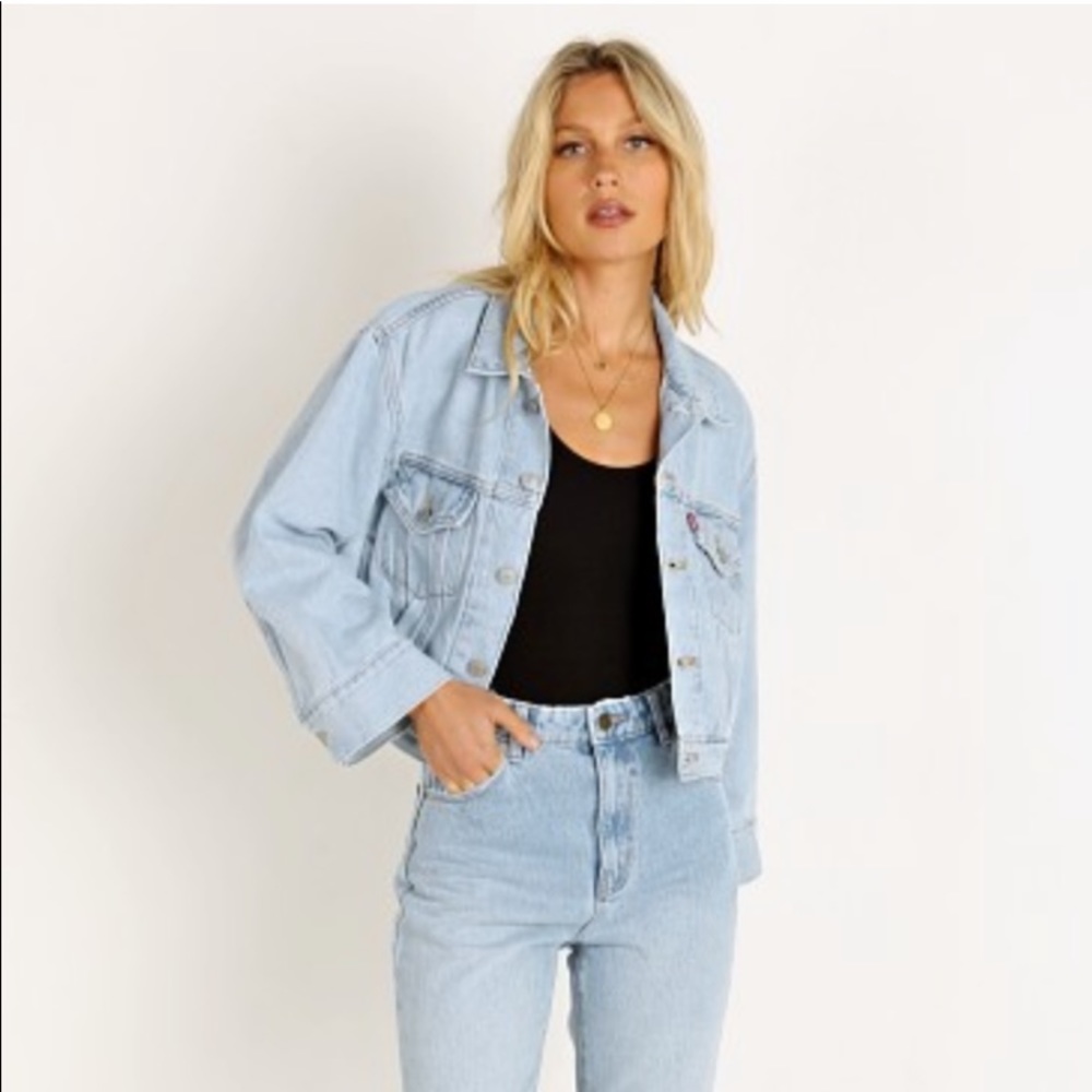 LOOSE FIT TRUCKER JACKET